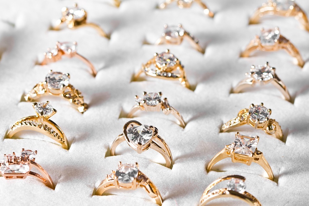 3 Helpful Tips for Shopping for Engagement Rings